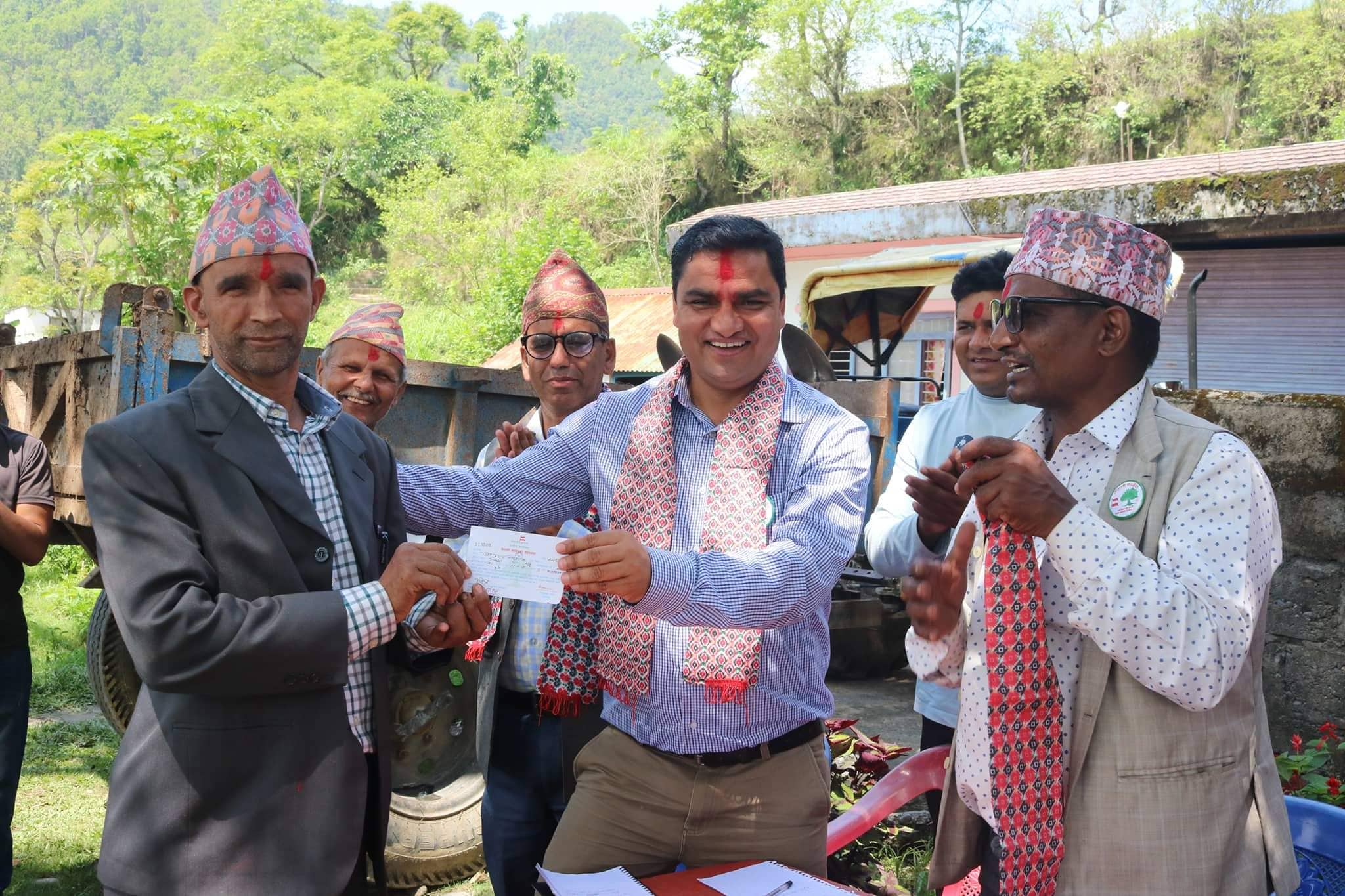 शुक्लागण्डकीको उपमेयर उम्मेदवार लम्साल कांग्रेसमा प्रवेश, पौडेलले गरे स्वागत 